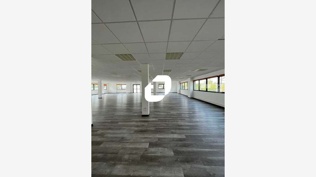 A louer Bureaux 2000m² Saint priest