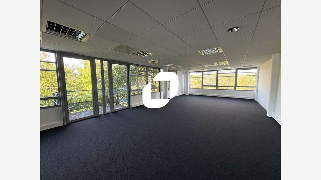 A louer Bureaux 2429m² Saint priest