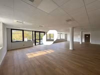 A louer Bureaux 2429m² Saint priest
