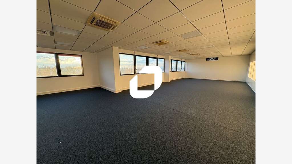 A louer Bureaux 1100m² Saint priest