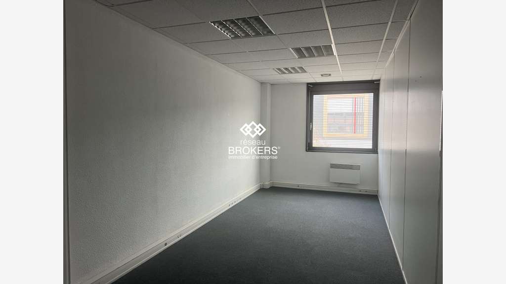 A louer local 60m² à Saint-Quentin-Fallavier A43