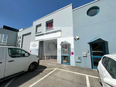 A louer bureaux 229m² à Saint-Quentin-Fallavier