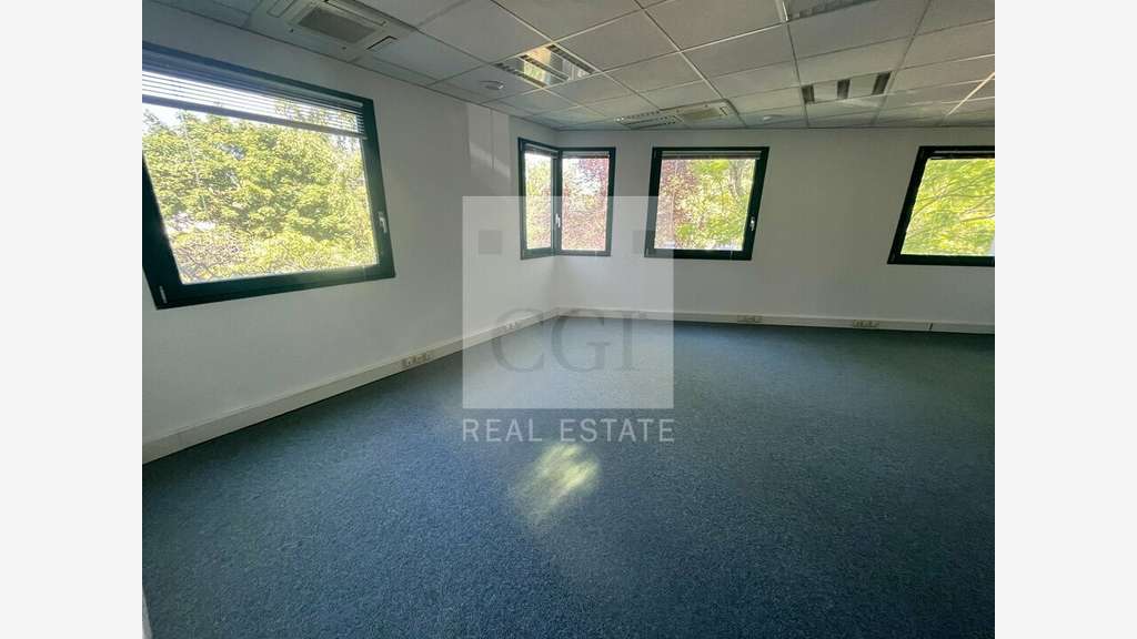 A louer bureaux 229m² à Saint-Quentin-Fallavier