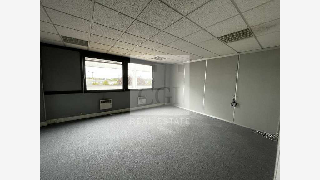 Bureaux 657m² à louer à St-Quentin-Fallavier