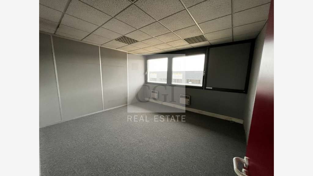 Bureaux 657m² à louer à St-Quentin-Fallavier
