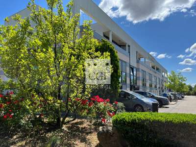 Bureaux 657m² à louer à St-Quentin-Fallavier