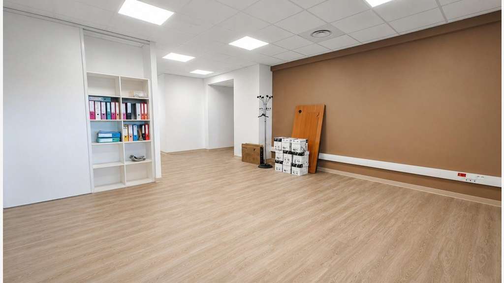 A louer local professionnel 100m² à Saint Raphael