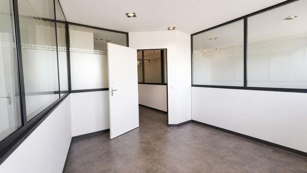 Local pro 10m² zone Epsilon 2 à Saint-Raphaël
