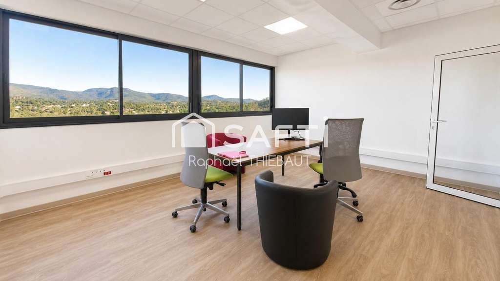 A louer bureaux 100m² R+2 emplacement stratégique