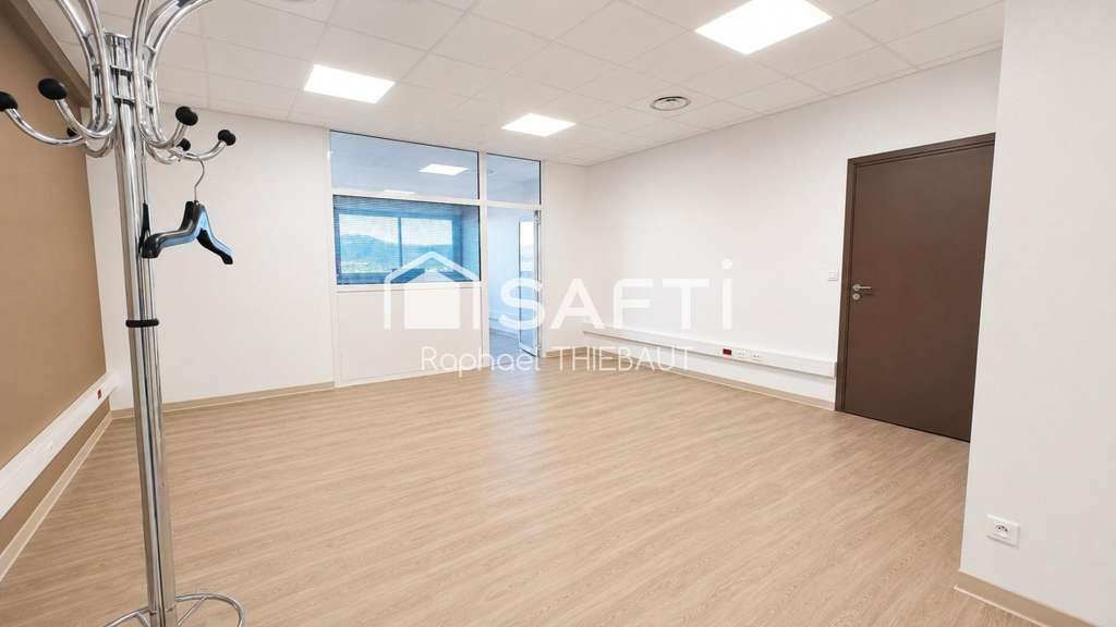 A louer bureaux 100m² R+2 emplacement stratégique