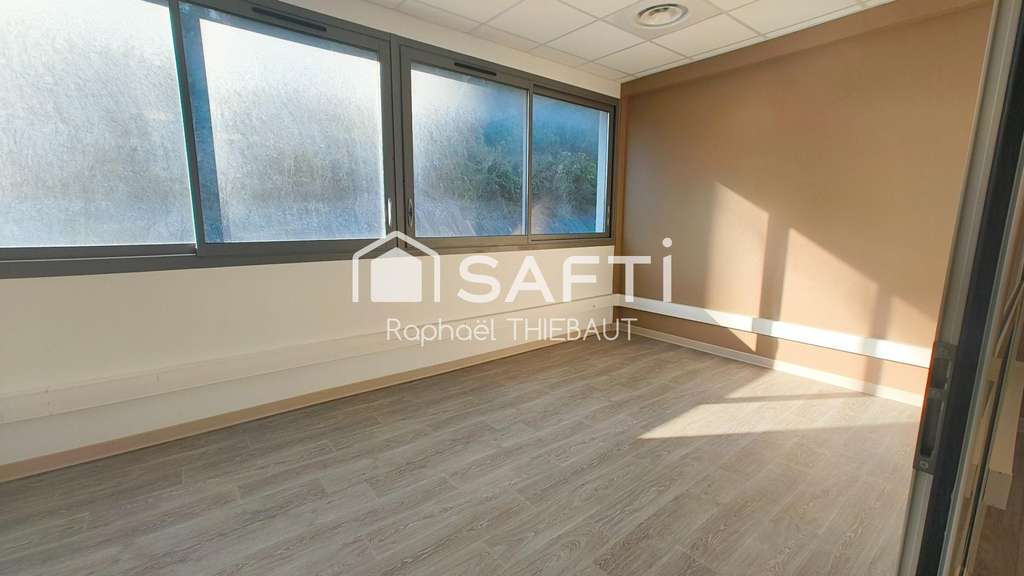 A louer bureaux 100m² R+2 emplacement stratégique