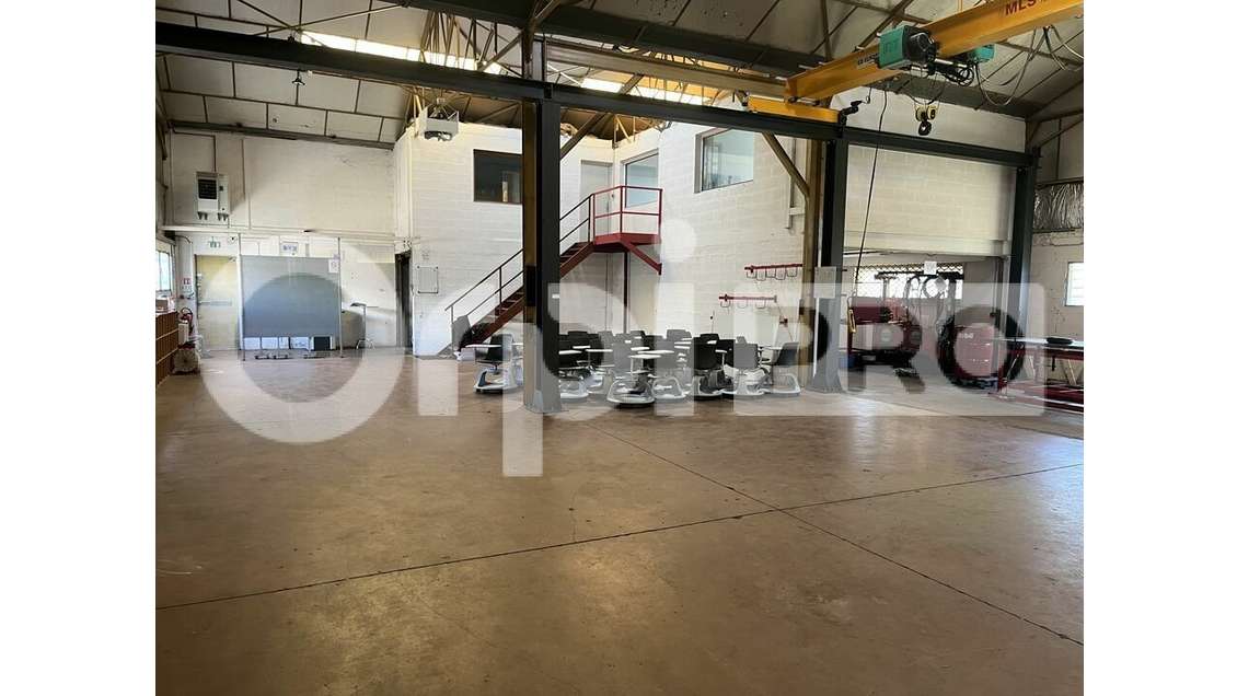 Location bureaux 198m² Pontet zone industrielle