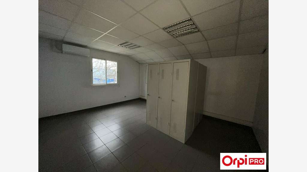 Location bureaux 198m² Pontet zone industrielle