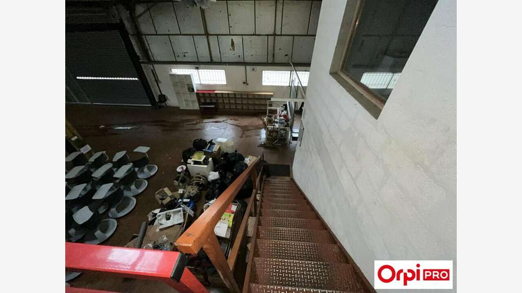 Location bureaux 198m² Pontet zone industrielle