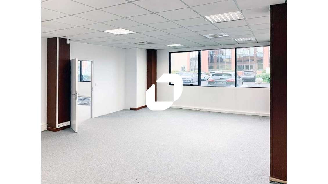 A louer Bureaux 632m² Saint thibault des vignes
