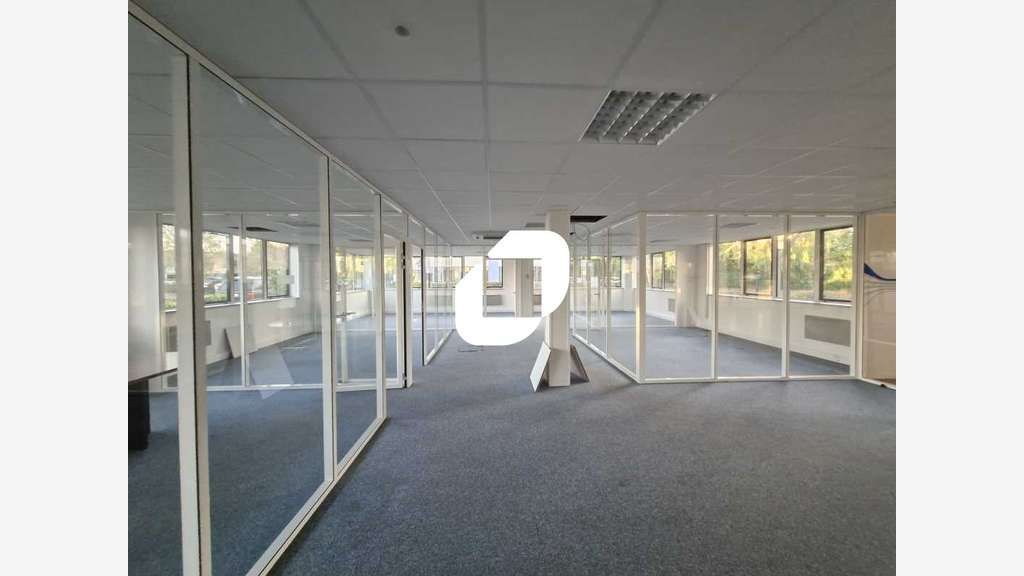 A louer Bureaux 414m² Saint thibault des vignes