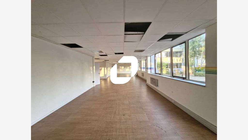 A louer Bureaux 414m² Saint thibault des vignes