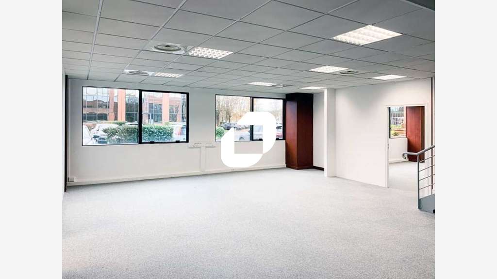 A louer Bureaux 632m² Saint thibault des vignes