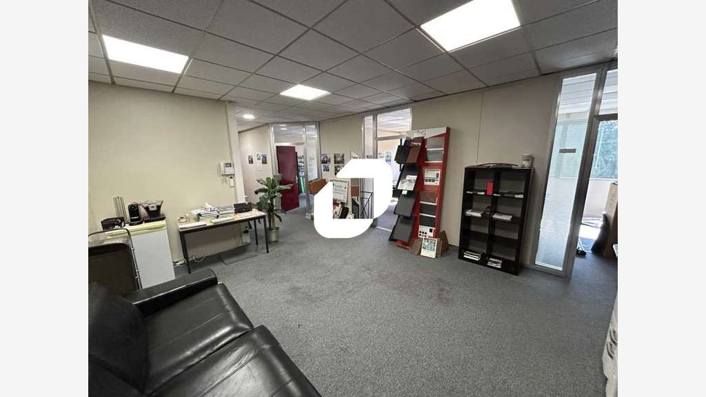 A louer Bureaux 122m² Saint thibault des vignes