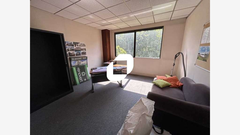 A louer Bureaux 122m² Saint thibault des vignes