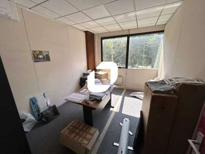 A louer Bureaux 122m² Saint thibault des vignes