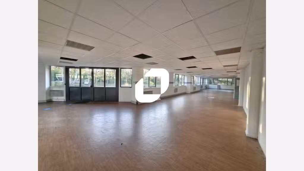A louer Bureaux 331m² Saint thibault des vignes