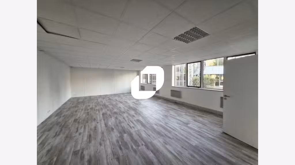 A louer Bureaux 331m² Saint thibault des vignes
