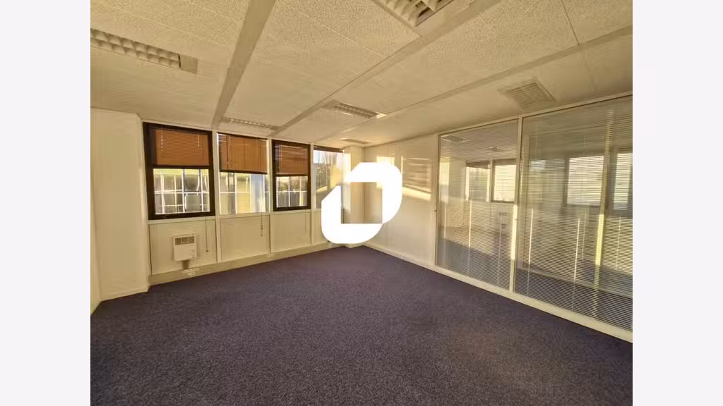 A louer Bureaux 331m² Saint thibault des vignes