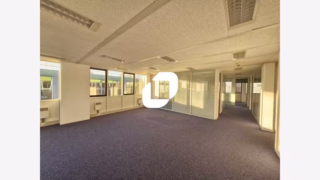 A louer Bureaux 331m² Saint thibault des vignes