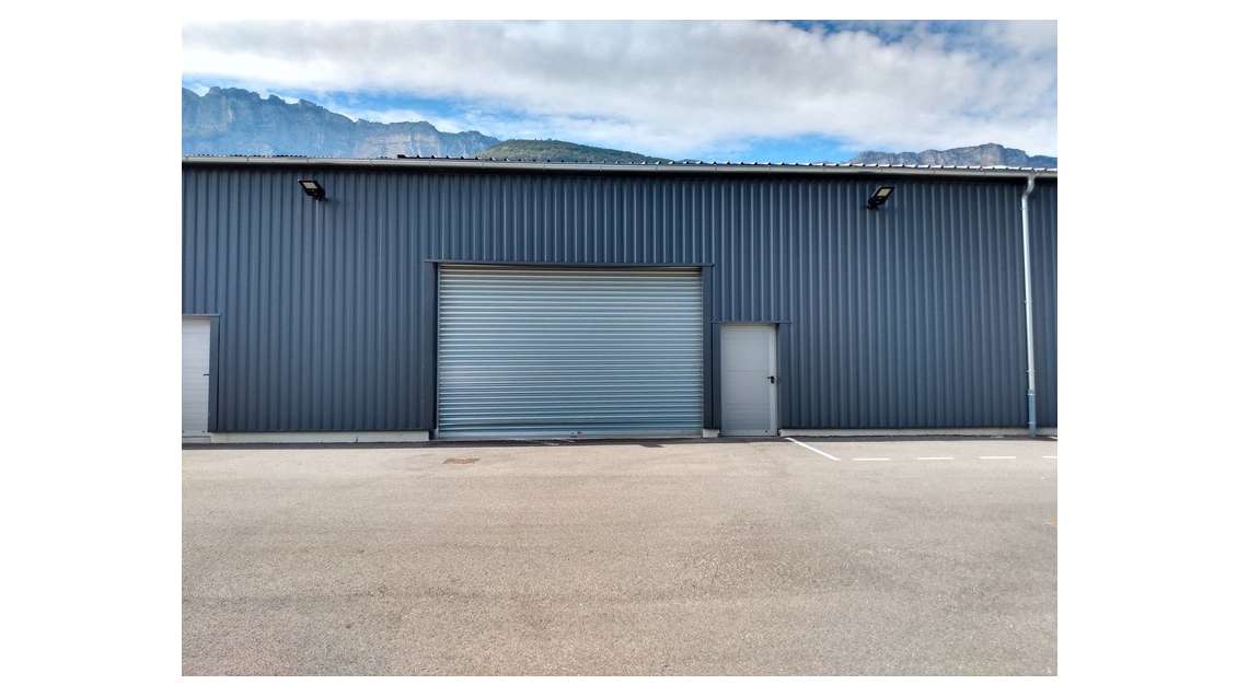 Local d'activité à louer à St-Vincent-de-Mercuze