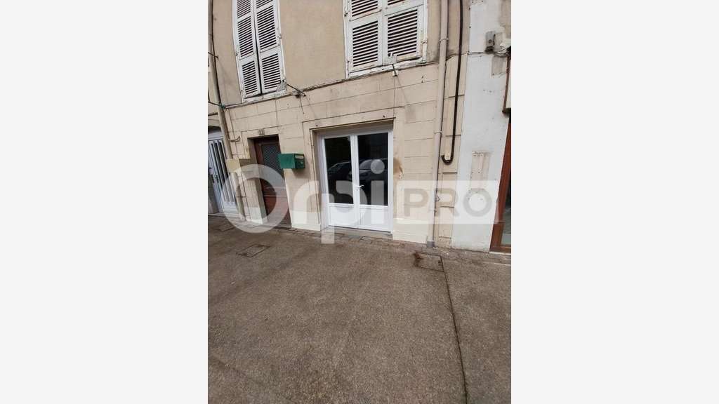 Bureau 28m² à louer à Saint-Yrieix-la-Perche