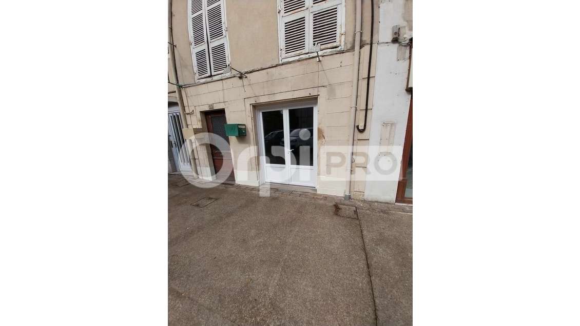Bureau 28m² à louer à Saint-Yrieix-la-Perche