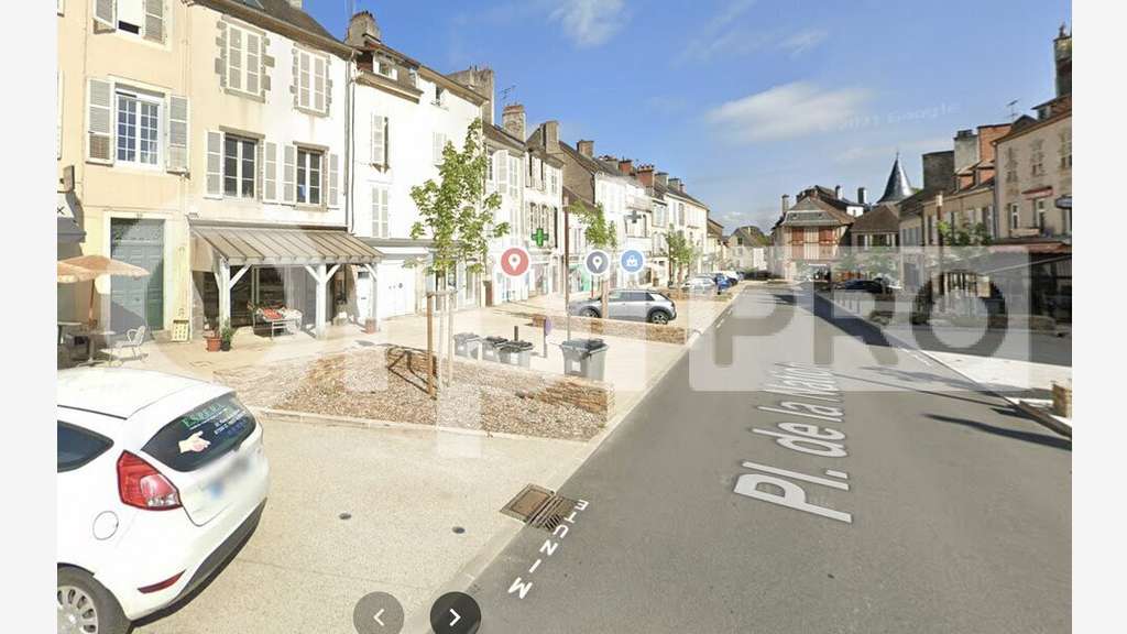 Bureau 28m² à louer à Saint-Yrieix-la-Perche