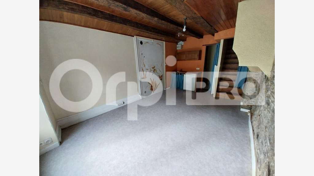 Bureau 28m² à louer à Saint-Yrieix-la-Perche