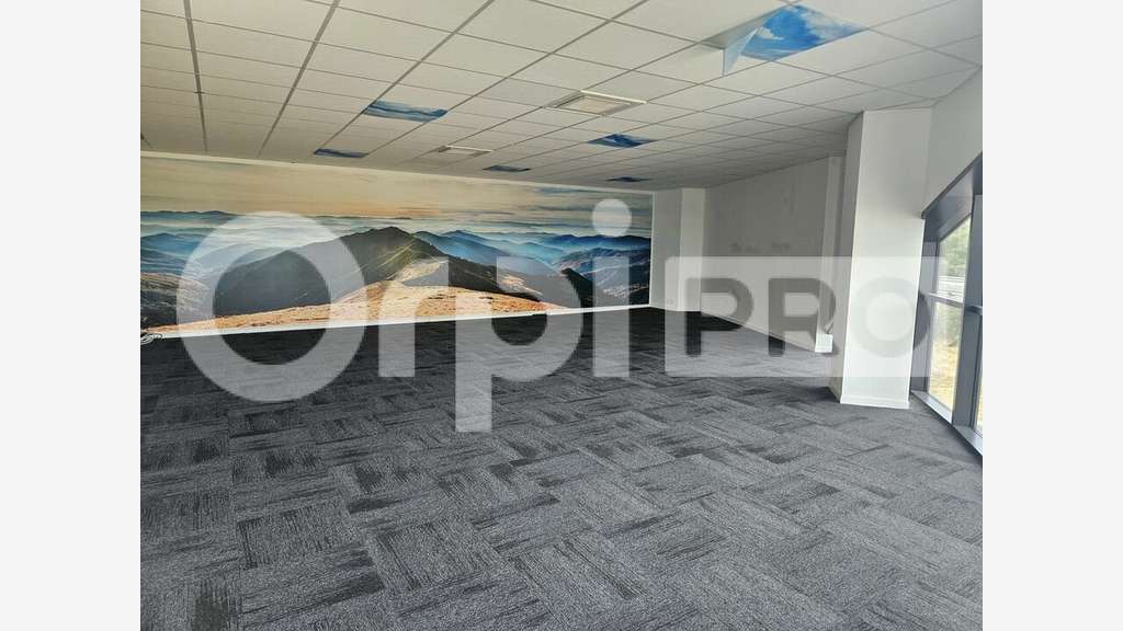 Loue bureau lumineux 128m² en r+1 Sainte-Eulalie