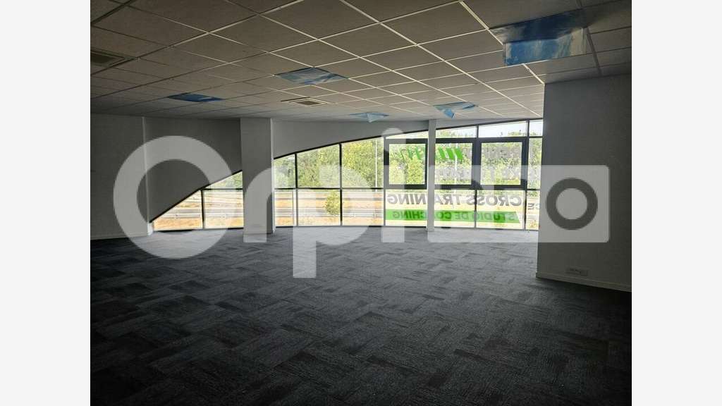 Loue bureau lumineux 128m² en r+1 Sainte-Eulalie