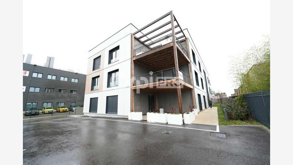 Bureaux de 1076m² à louer à Sainte Foy les Lyon