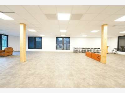 Bureaux de 1076m² à louer à Sainte Foy les Lyon