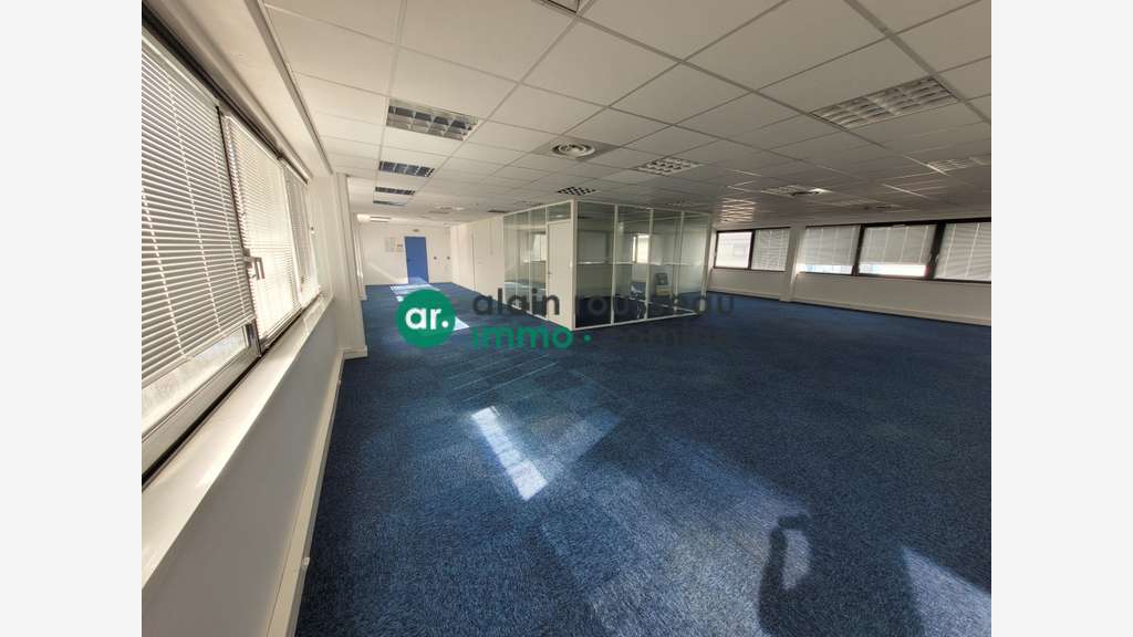 Plateau de bureaux 193m² R+1 Sainte Luce sur Loire