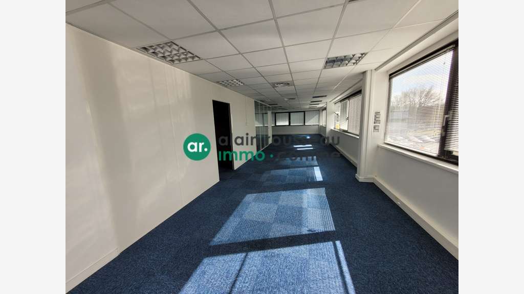 Plateau de bureaux 193m² R+1 Sainte Luce sur Loire
