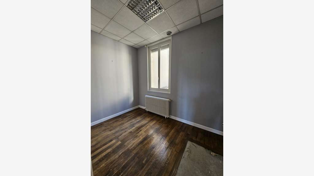 A louer bureau 65m² au centre de Saintes