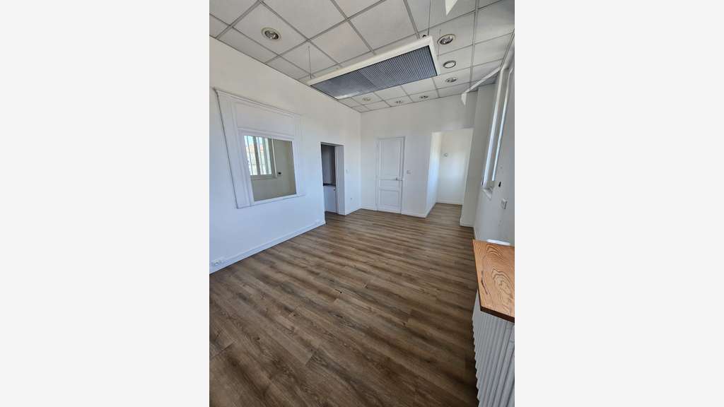 A louer bureau 65m² au centre de Saintes