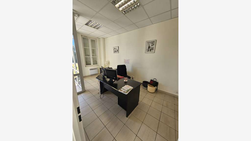 Bureaux 137m² au calme à Saintes Rive Droite