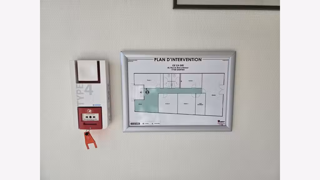 Bureaux vue sur la Charente à Saintes (rive 