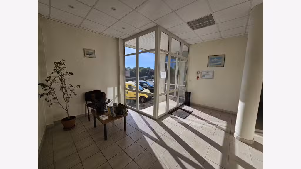 Bureaux vue sur la Charente à Saintes (rive 