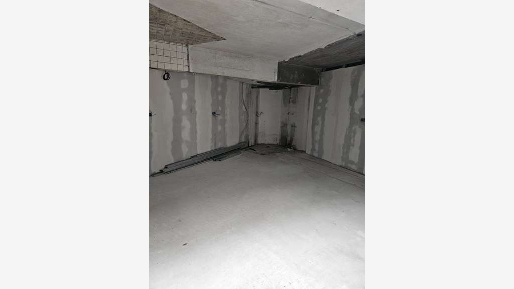 A louer local commercial 140m² sur Saintes centre