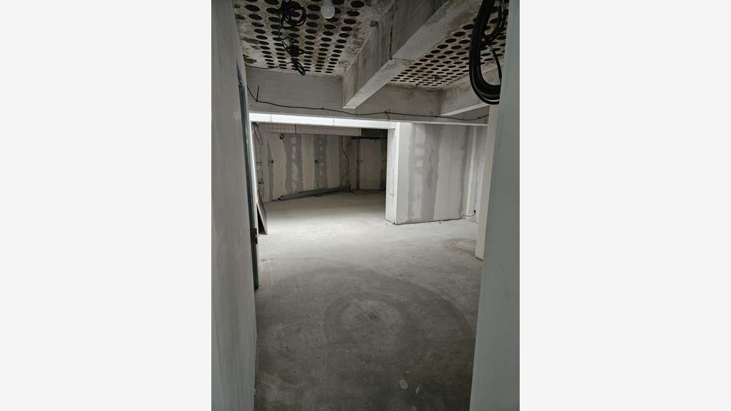 Location de local commercial, 140 m² sur SAINTES
