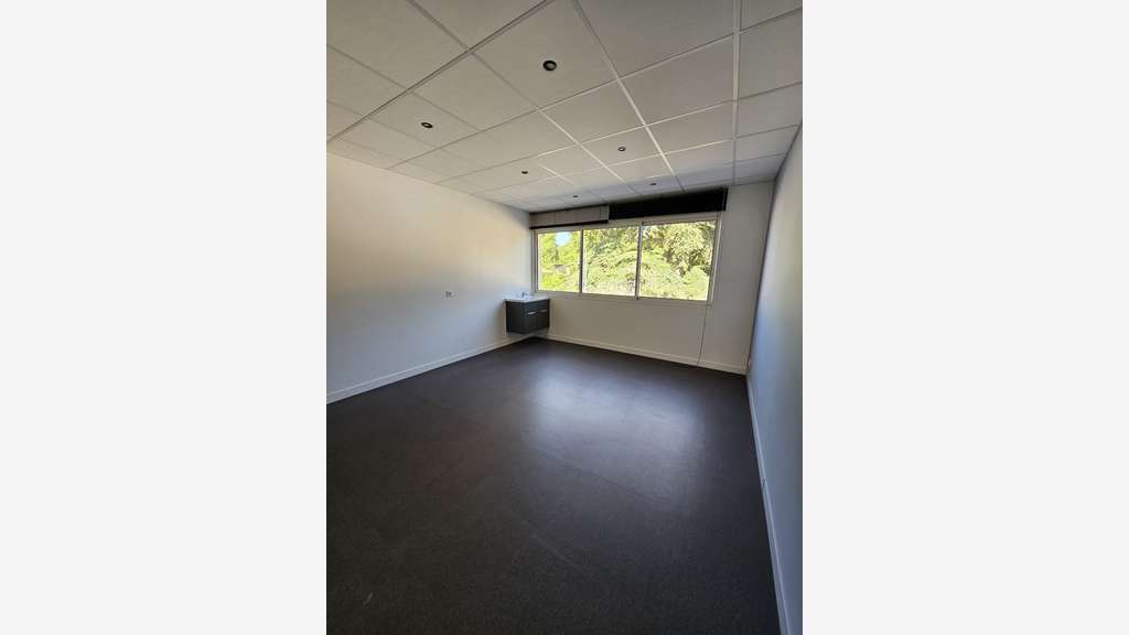 Bureau médical ou paramédical 20m² à Saintes 