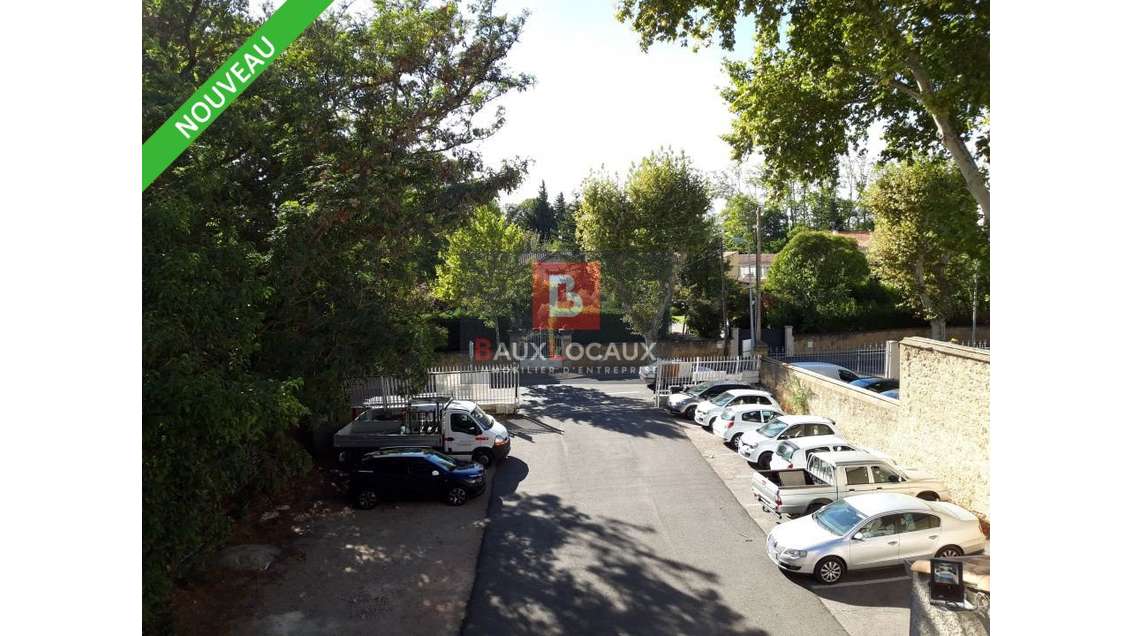 A louer bureaux de 75m² en R+1 centre Salon de Pce