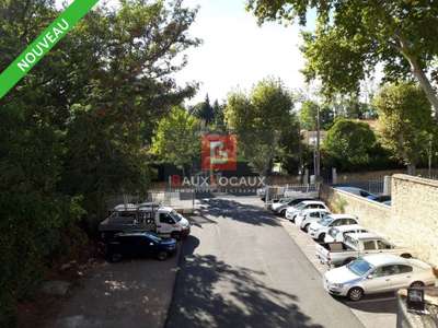 A louer bureaux de 75m² en R+1 centre Salon de Pce